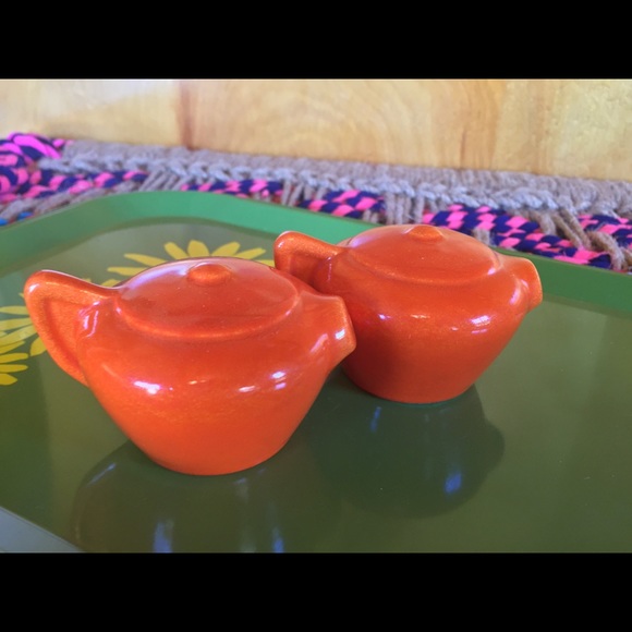 Vintage Teapot Salt&Pepper Shakers - Picture 6 of 6